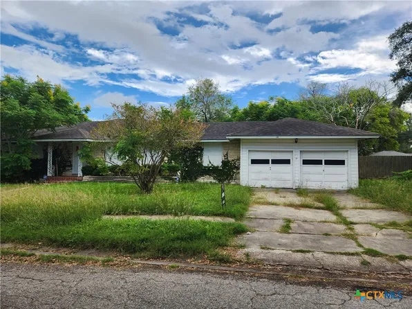 301 Pasadena Pl, Corpus Christi, TX 78411