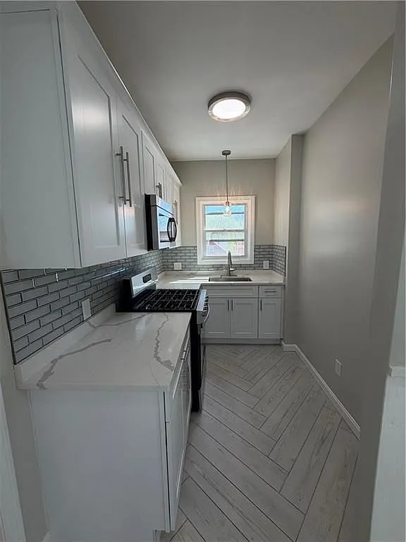Building Photo - 69 Langdon St #2