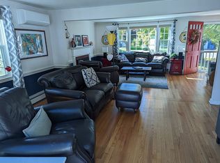 2 Arrowhead Dr, Glastonbury, CT 06033