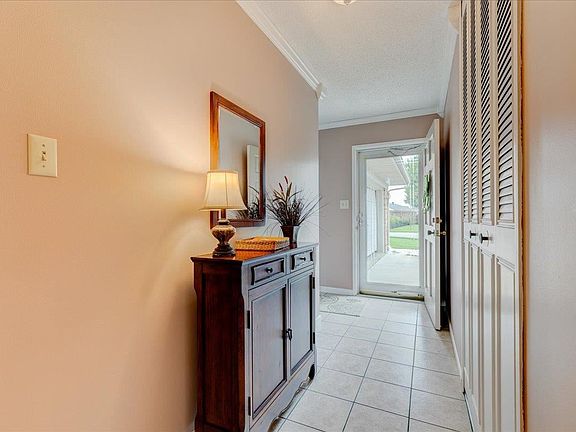 5th image of 2610 Meridian Ct