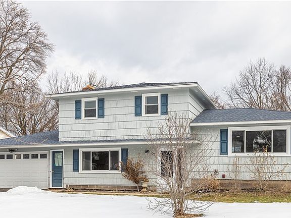 2nd image of 153 Kennedy Cir