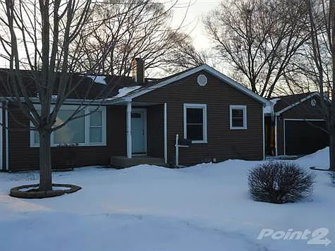 10558 S Worth Ave photo 1