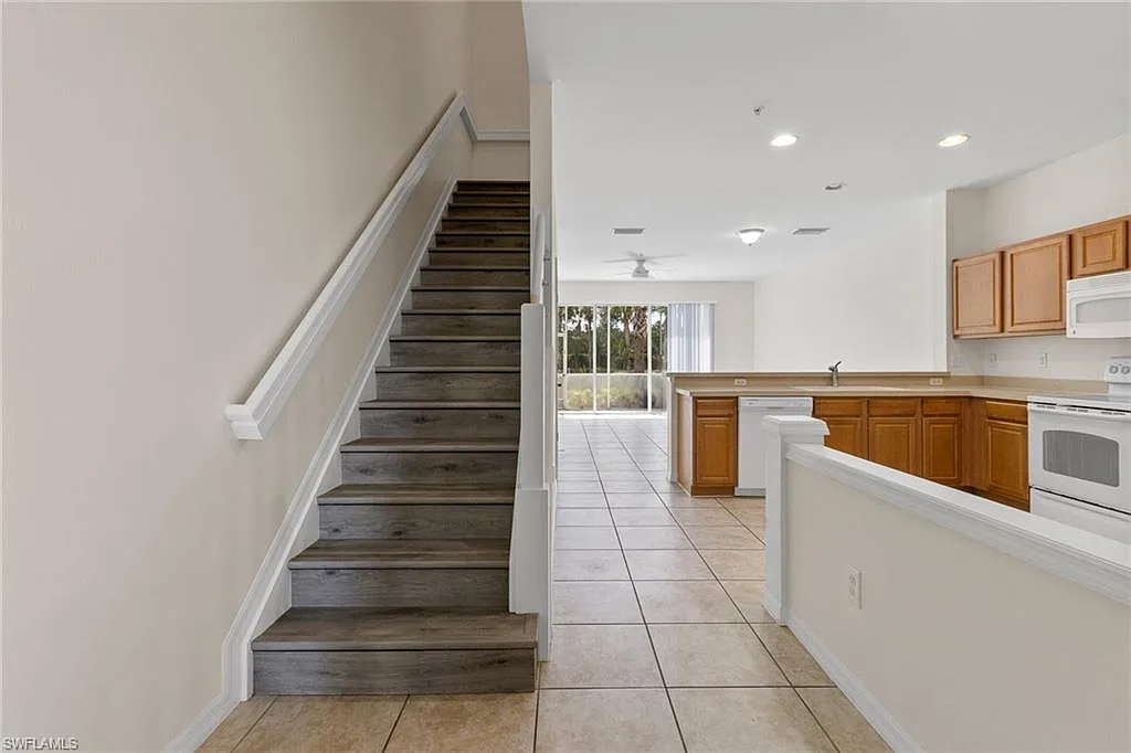 3 bed, 2.5 bath, 1580 sqft, $2,500 — Photo 3