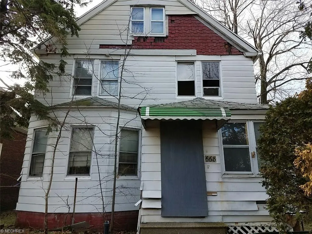 668 E 159th St photo 1