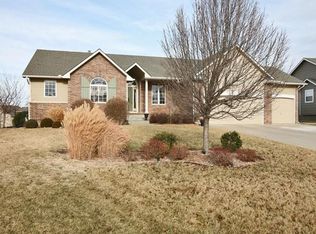 233 S Jamestown Cir, Andover, KS 67002