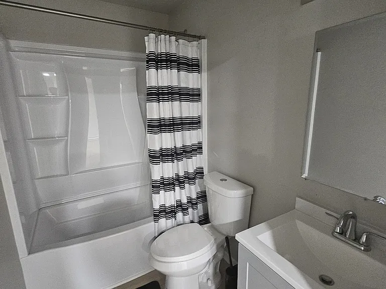 1122 Cedar St — Photo 7