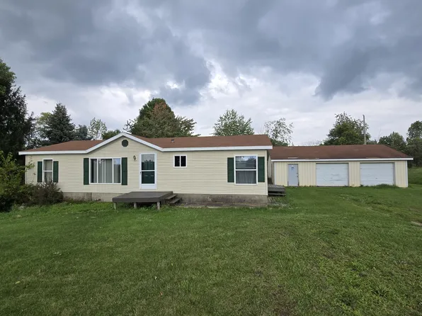952 Shaw Rd, Casnovia, MI 49318