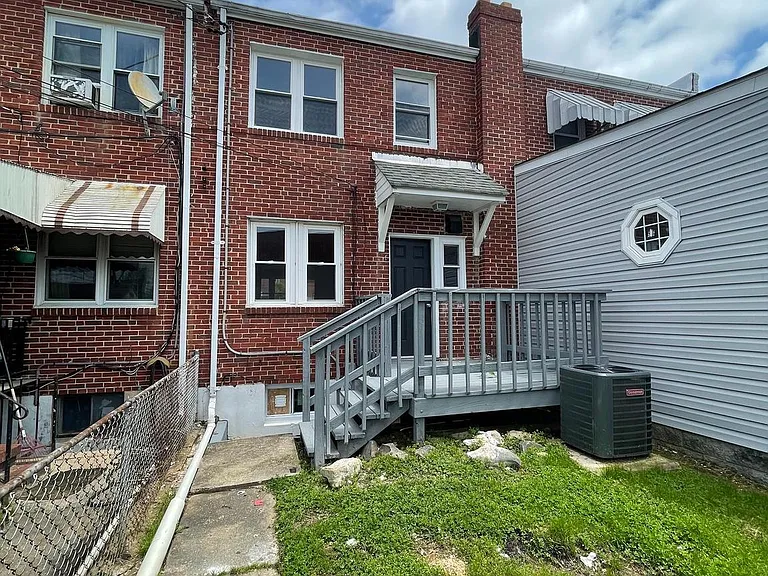332 Endsleigh Ave — Photo 2