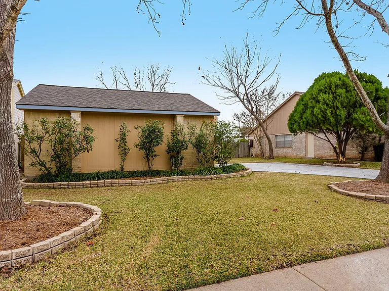 2703 Ferry Lndg — Photo 3