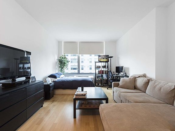 2nd image of 450 E 83rd St APT 5G
