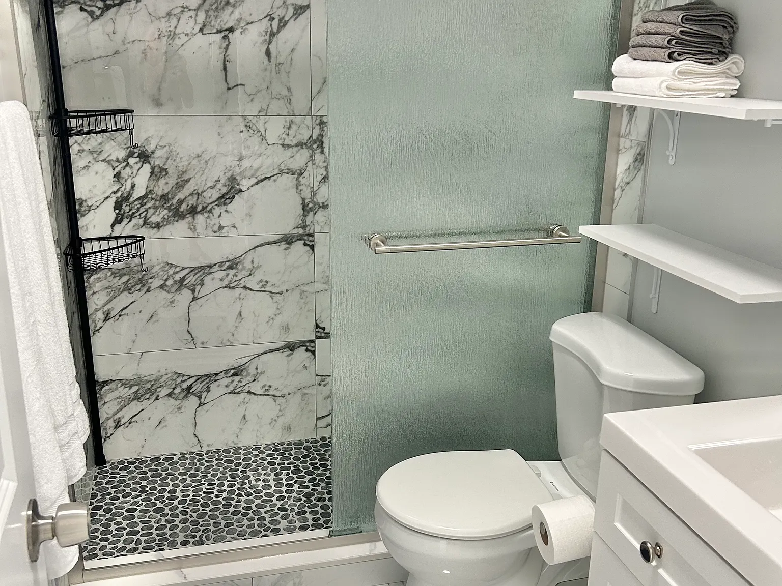 2 bed, 780 sqft, $3,000 — Photo 4