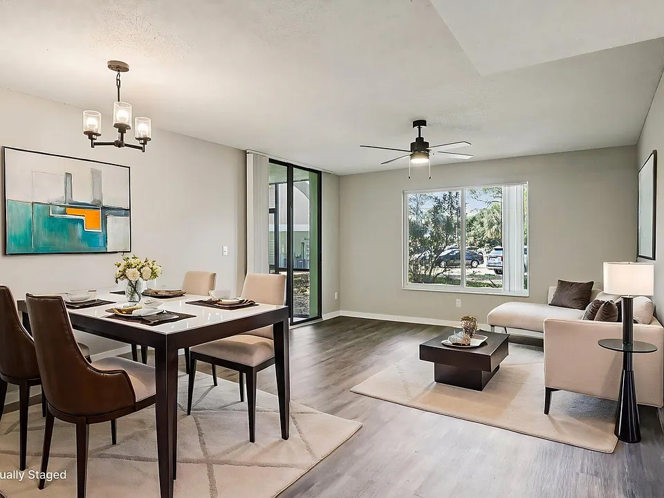 Lakeside Glen Apartments