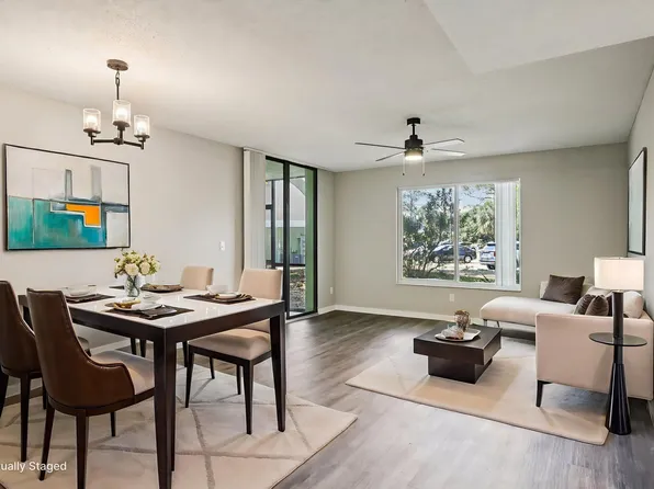 Lakeside Glen Apartments