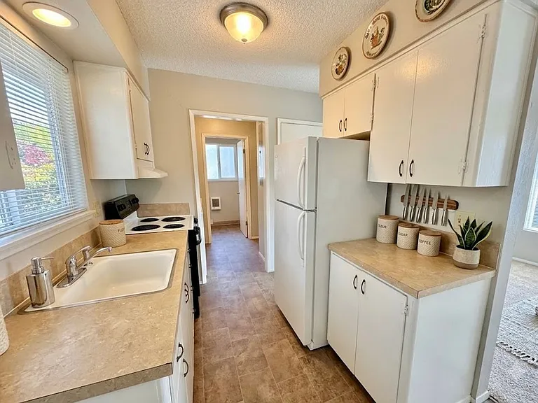 1525 SE Salmon St #1-5 — Photo 3