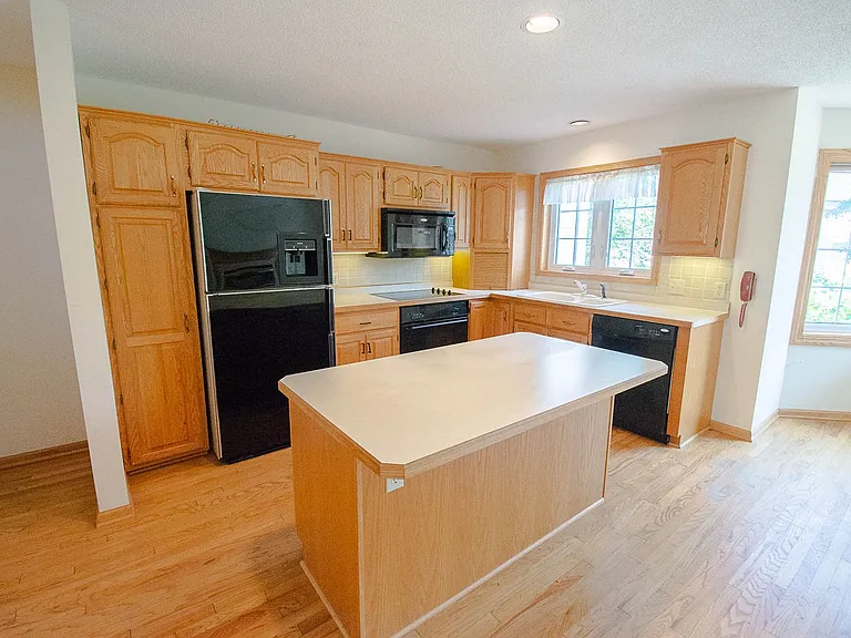 2716 Spyglass Ct NW — Photo 2