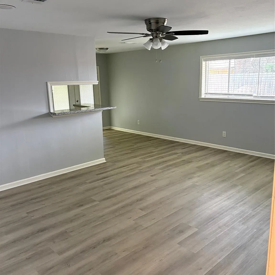 4 bed, 2.0 bath, 1684 sqft, $2,300 — Photo 2
