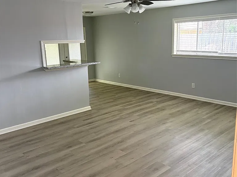 1402 Bellaire Blvd — Photo 2