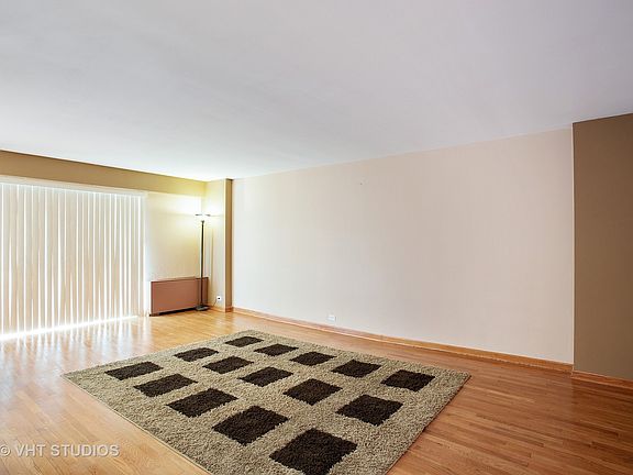 5th image of 7061 N Kedzie Ave Suite 1111