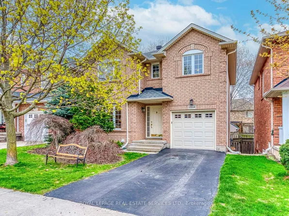 2114 Springdale Rd, Oakville, ON L6M 4C6