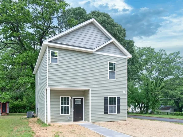 2000 Bertha St, Winston Salem, NC 27107