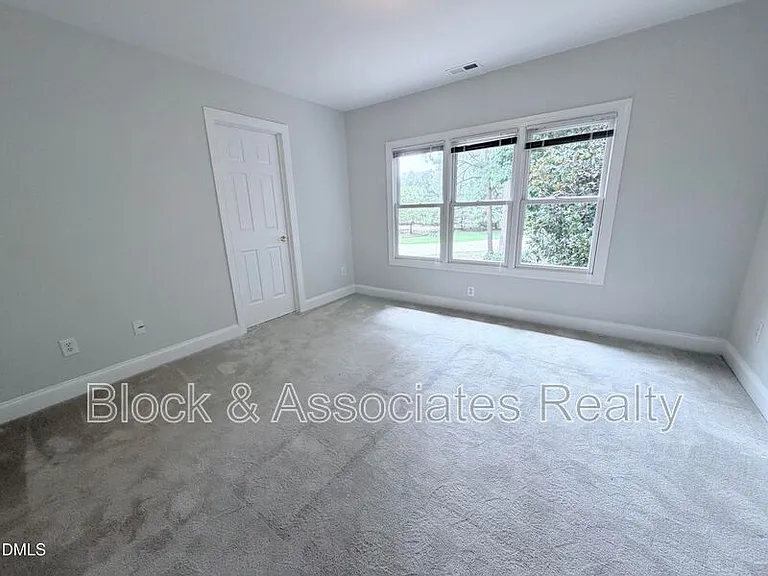 73201 Burrington — Photo 15