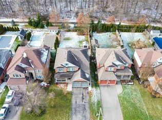 6537 Saint Michael Ave, Niagara Falls, ON L2H 0C6