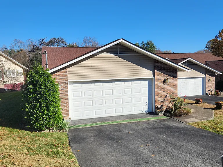 1105 Estate Dr — Photo 7
