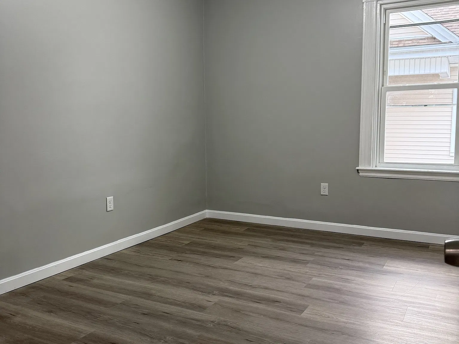 377 Ashley Blvd — Photo 4