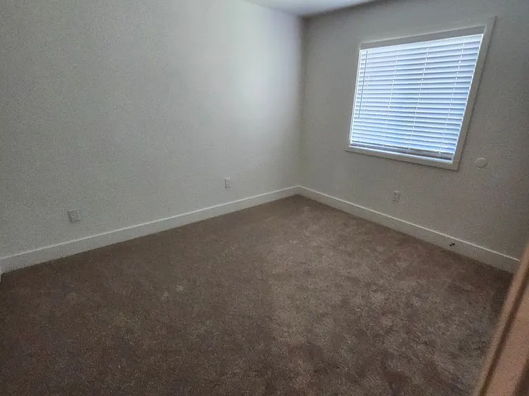 2585 Kenton Ct. — Photo 9