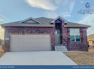 205 SW Vicki St, Gentry, AR 72734