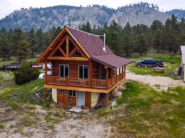 395 Square Butte Ln, Zortman, MT 59546