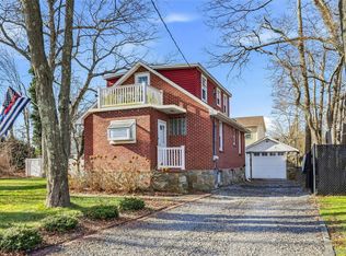 36 Columbine Rd, Rocky Point, NY 11778
