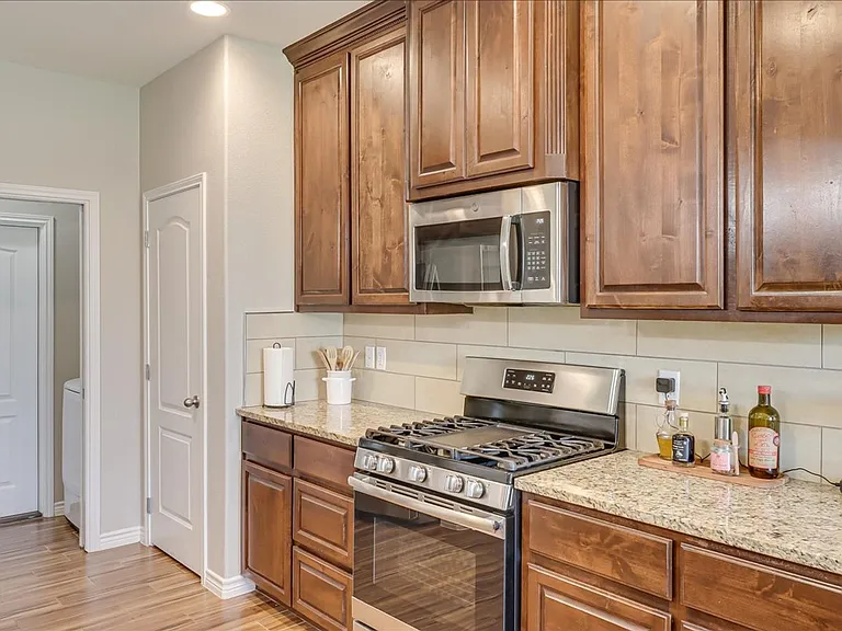 7610 Quartz Dr — Photo 10