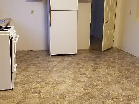 3rd image of 212 N Jefferson St