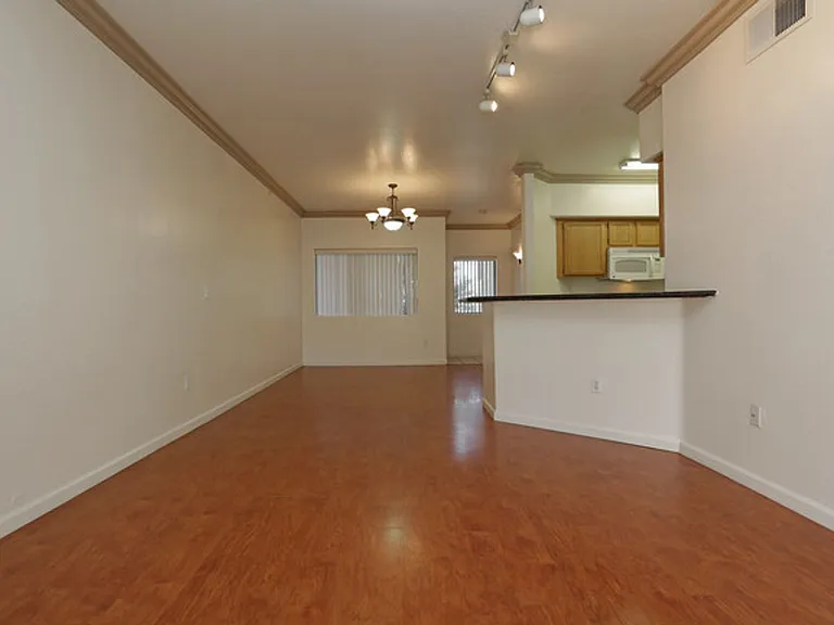 Desert Jewel Apartments — Photo 35