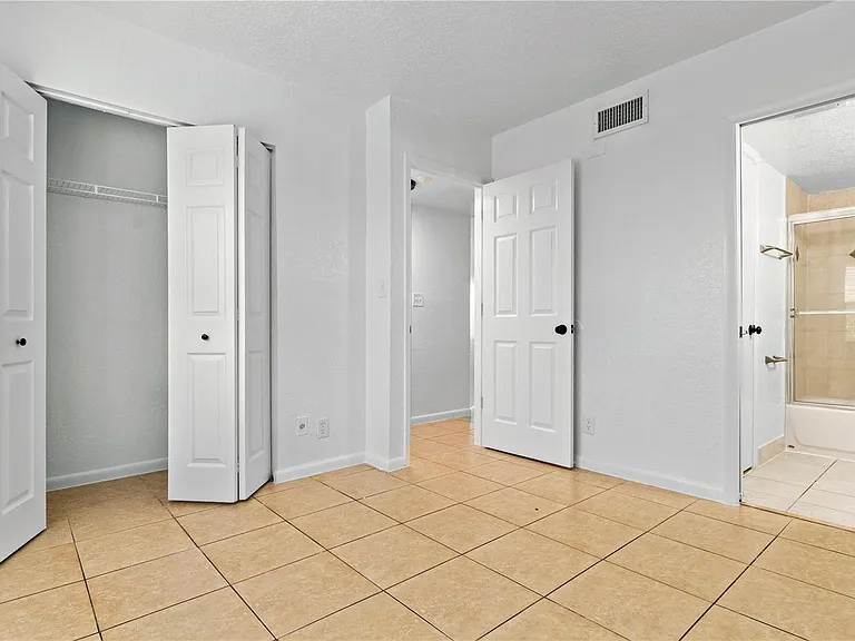 11632 NW 26th Ct — Photo 16