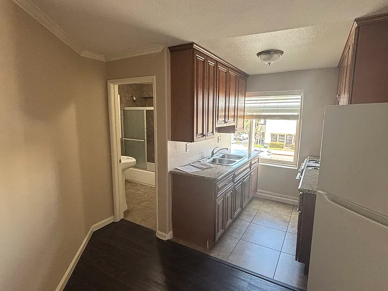 1606 Gramercy Ave #206 — Photo 5