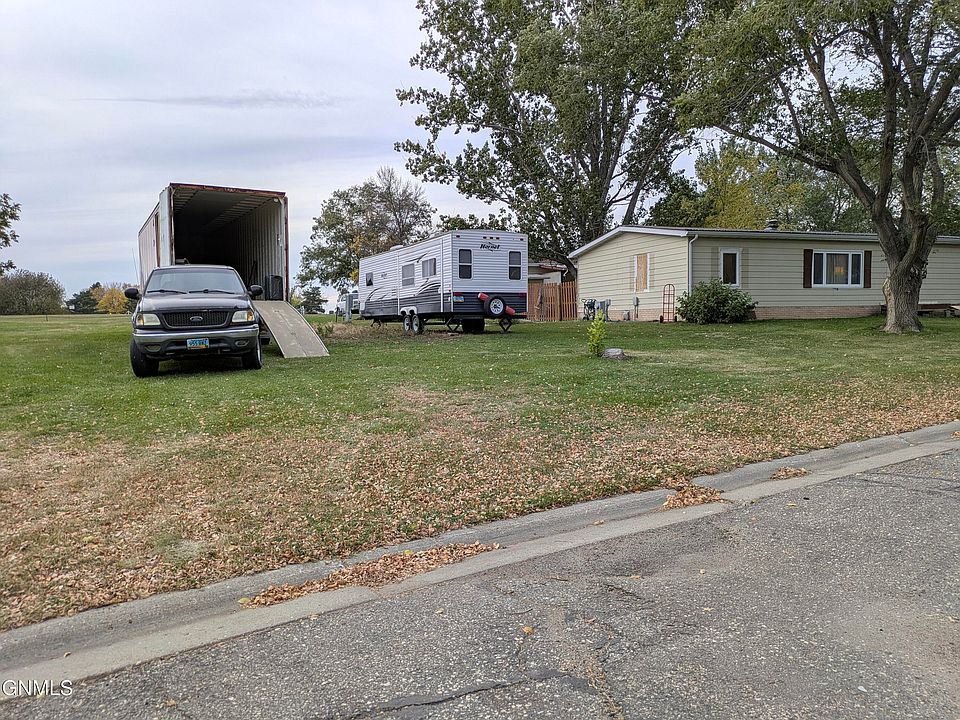 2nd image of 1228 Custer Dr