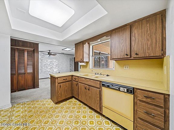 5th image of 419 10th Ave