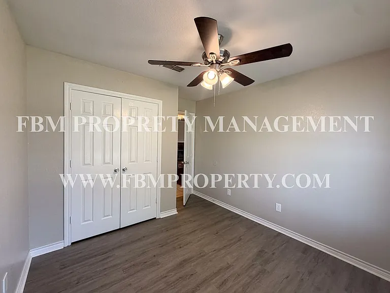 1219 S Mulberry St — Photo 12