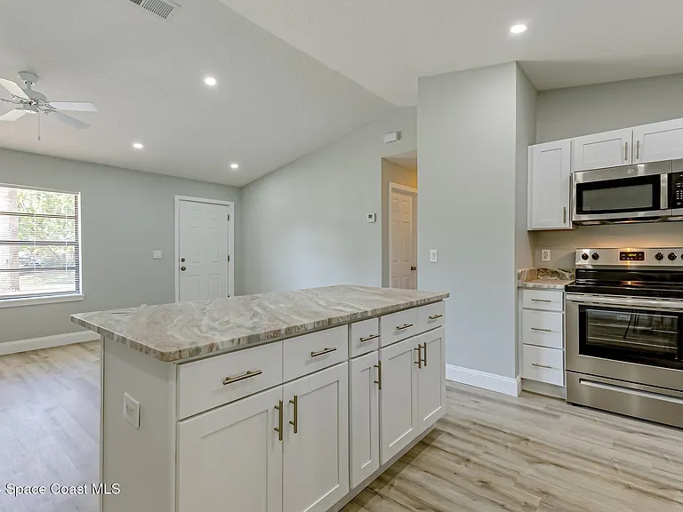 861 Furth Rd NW — Photo 8