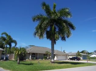 91 Madison Dr, Naples, FL 34110
