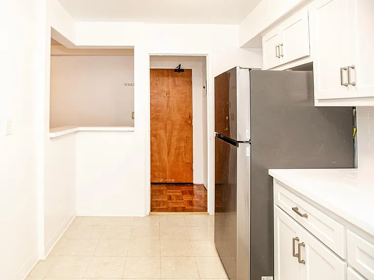 208 Anderson St #S2F — Photo 14