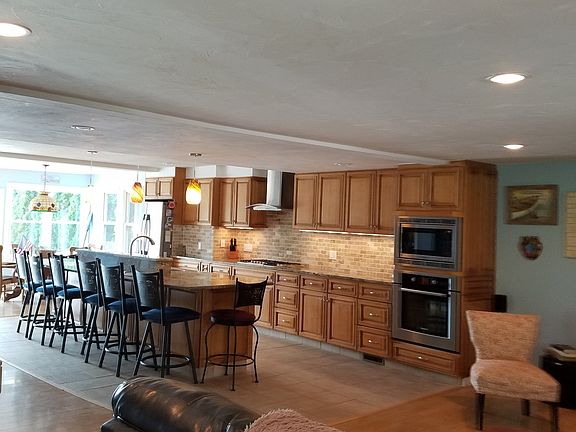 Kitchen and island 20 x 11