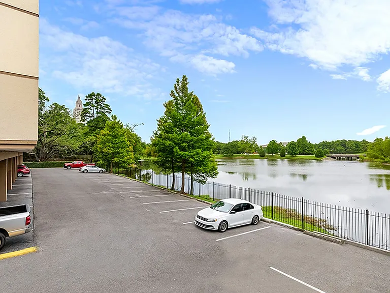 Lake Towers — Photo 18