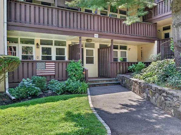103 Wiltshire Road #D8, Scarsdale, NY 10583