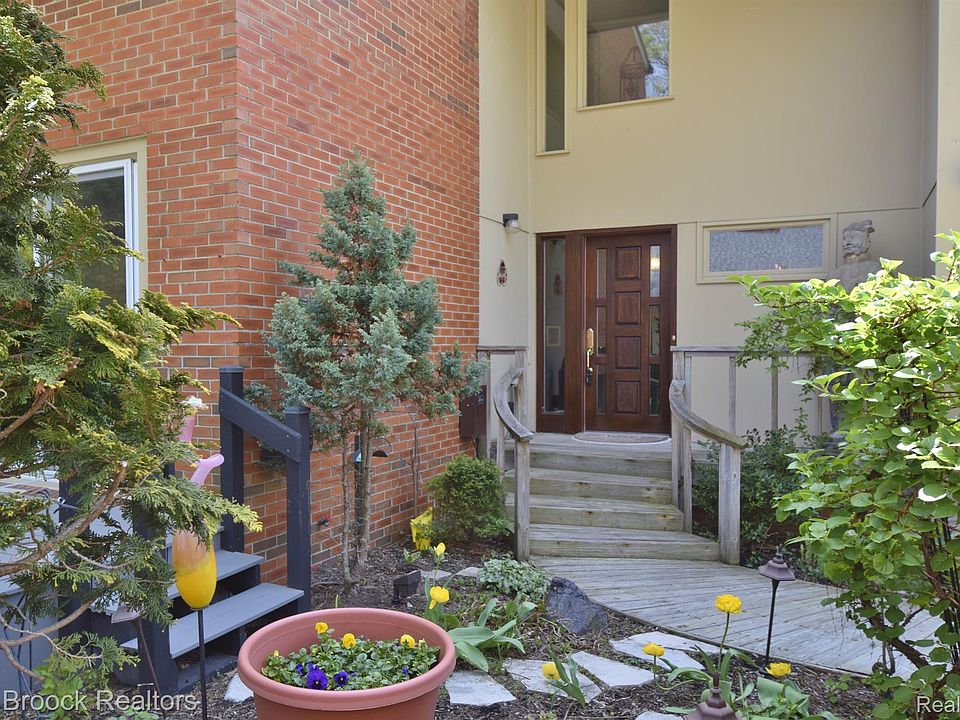 1st image of 1030 Stratford Pl #1
