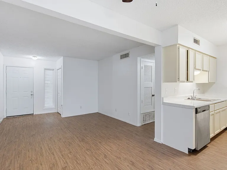 2705 Windswept Cv — Photo 7