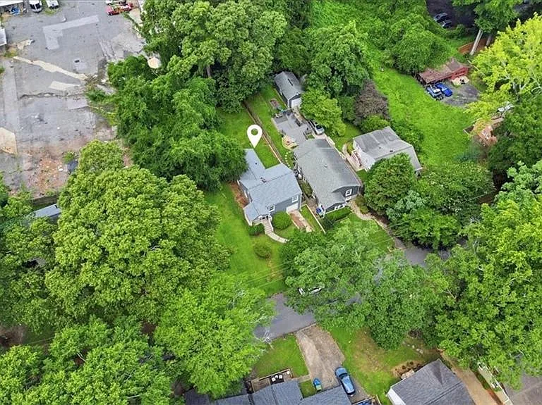 1464 Hawthorne Ave NW — Photo 39
