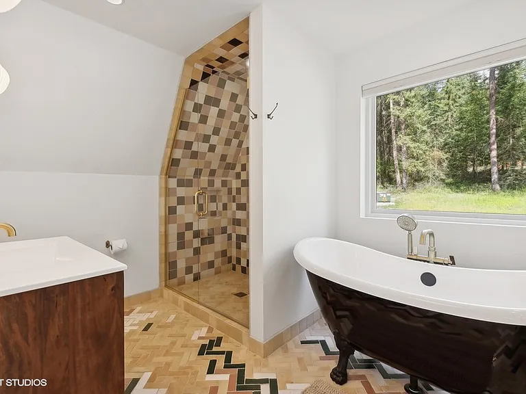 123 Little Mountain Rd — Photo 34